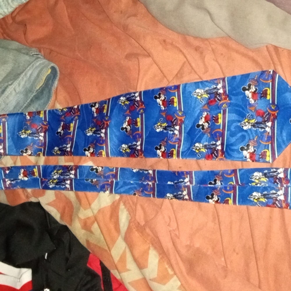Like new MICKEY UNLIMITED tie